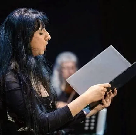 Concetta Gagliotta in concerto — profilo durante il canto